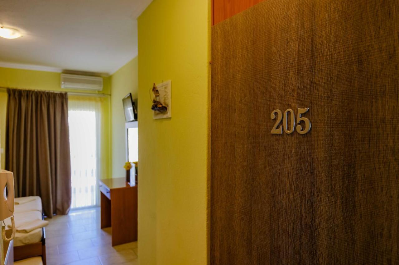 Dionisos Apartments Paralia Dionysiou Exterior foto
